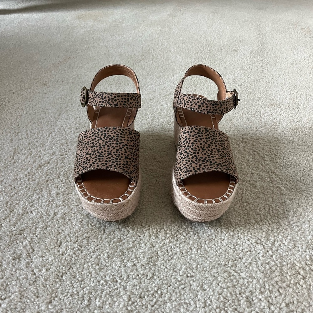 Women’s leopard print platform sandal